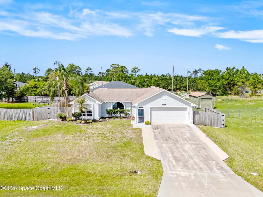 Photo of 1034 Webster Road SE