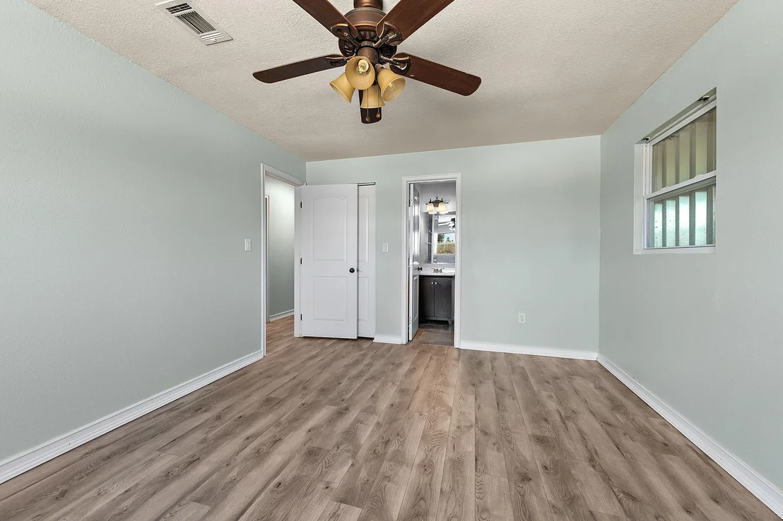 Photo of 1054 Pinetree Drive