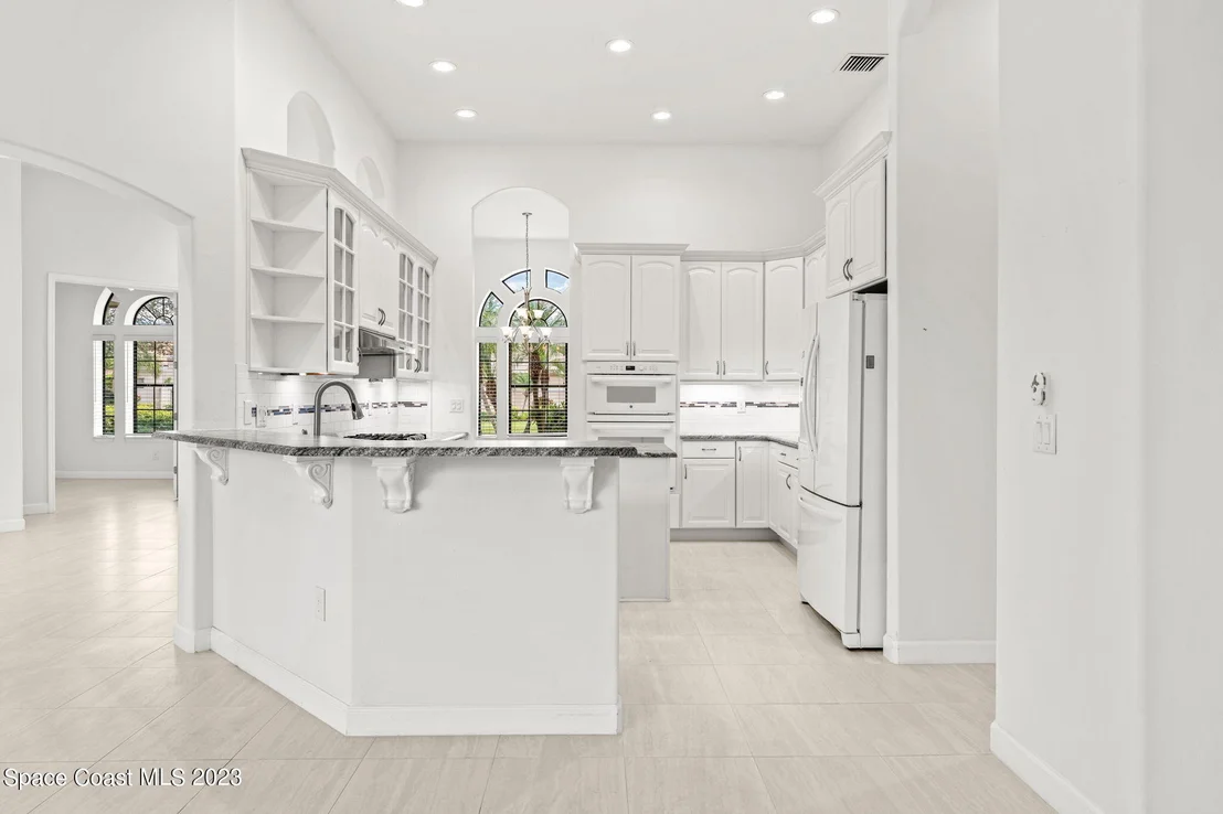 Photo of 423 Flanders Drive