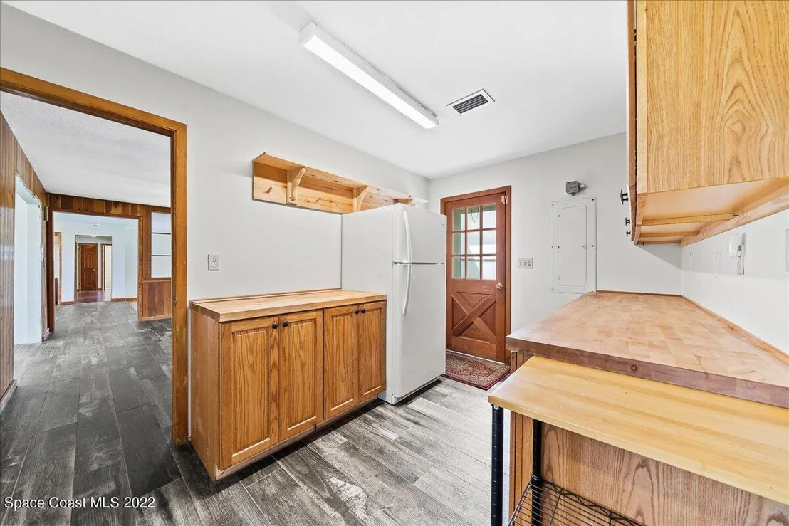 Photo of 3685 Burkholm Road