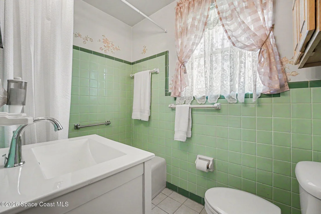 Photo of 1218 Vassar Lane