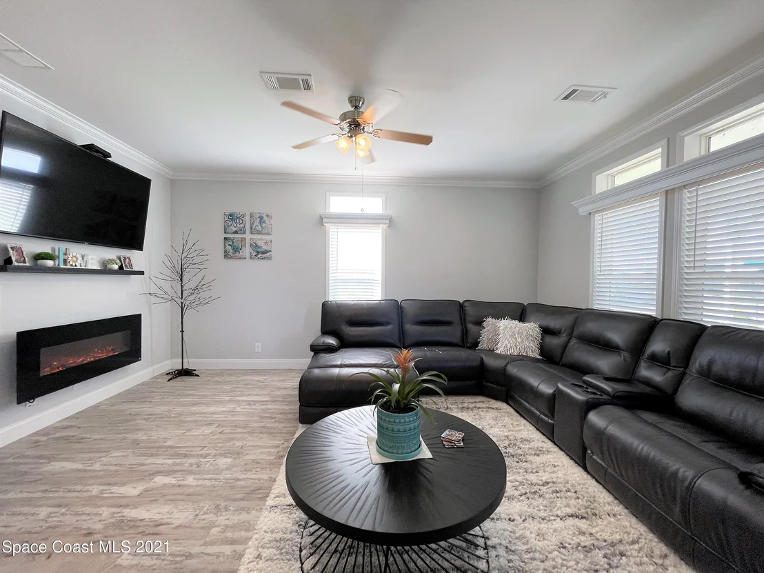 Photo of 816 Pinewood Boulevard