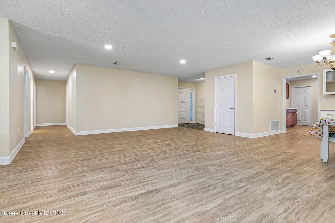 Photo of 1299 Troon Way