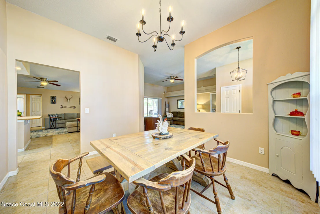 Photo of 985 Pelican Lane