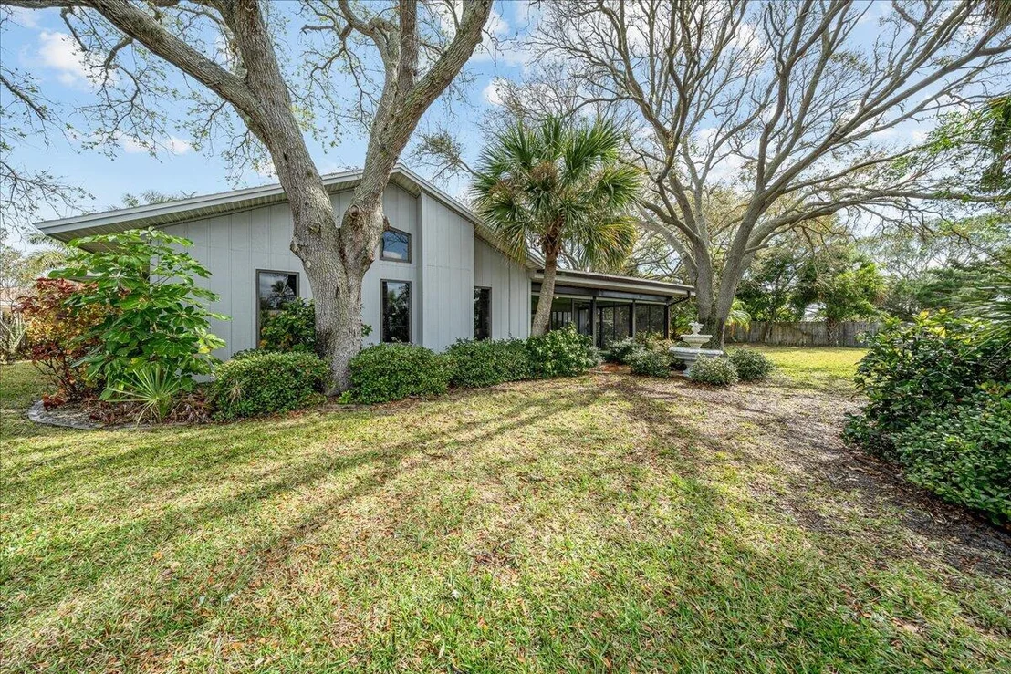 Photo of 1748 Bay Shore Drive
