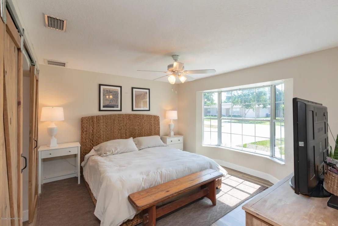 Photo of 2859 School Drive NE