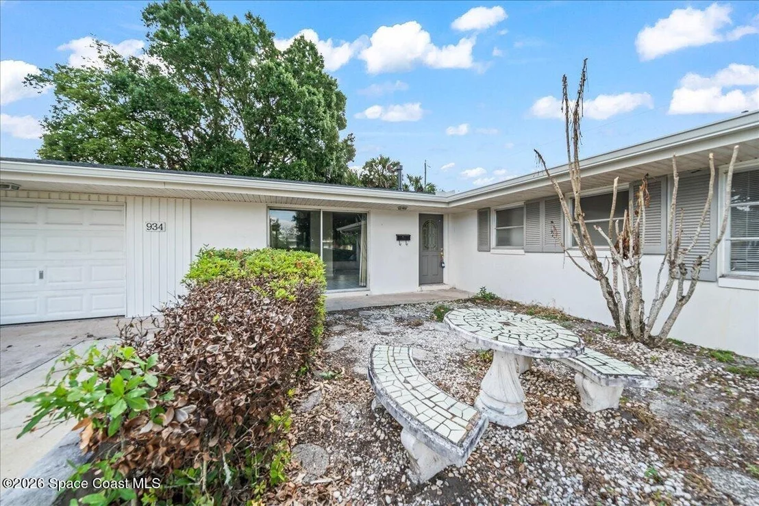 Photo of 934 Barbara Lane