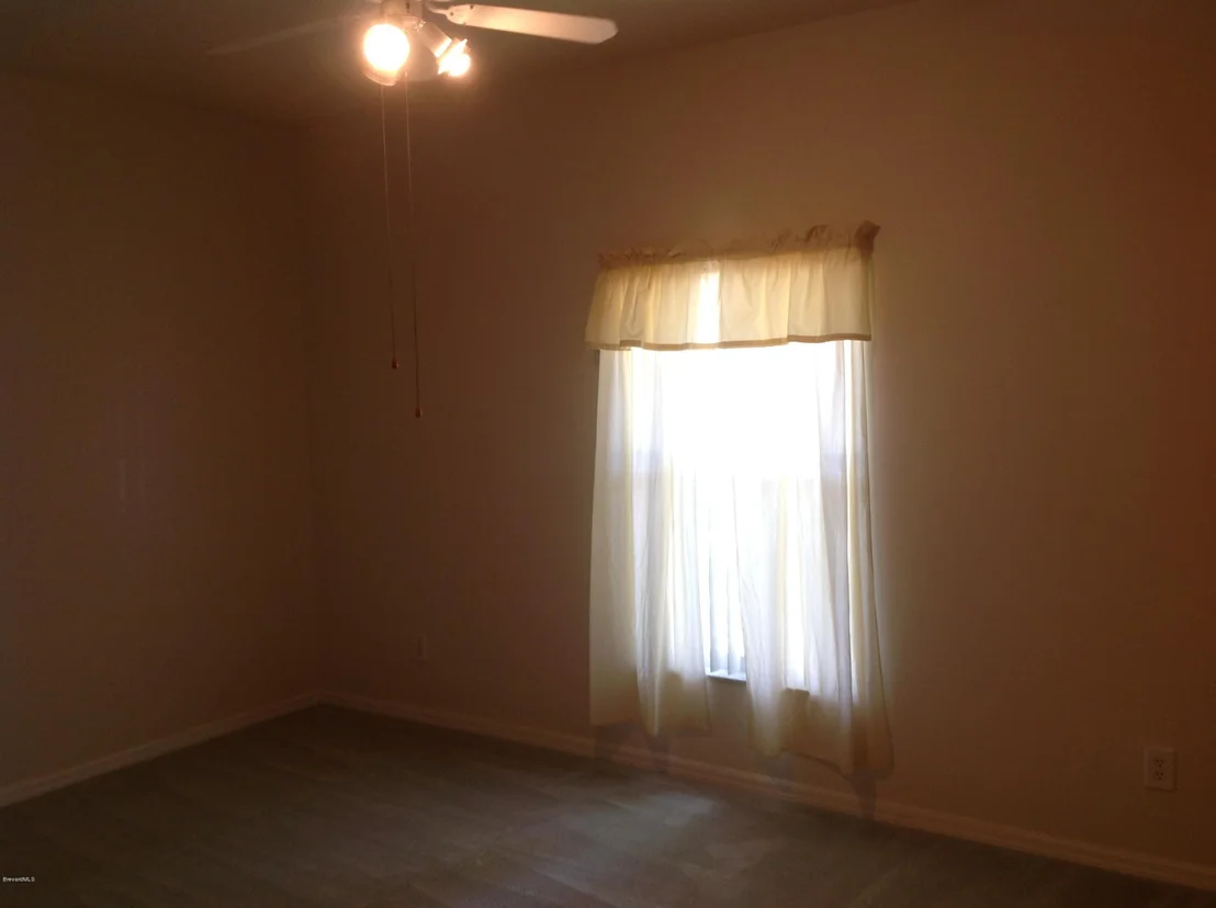 Photo of 982 Villa Drive