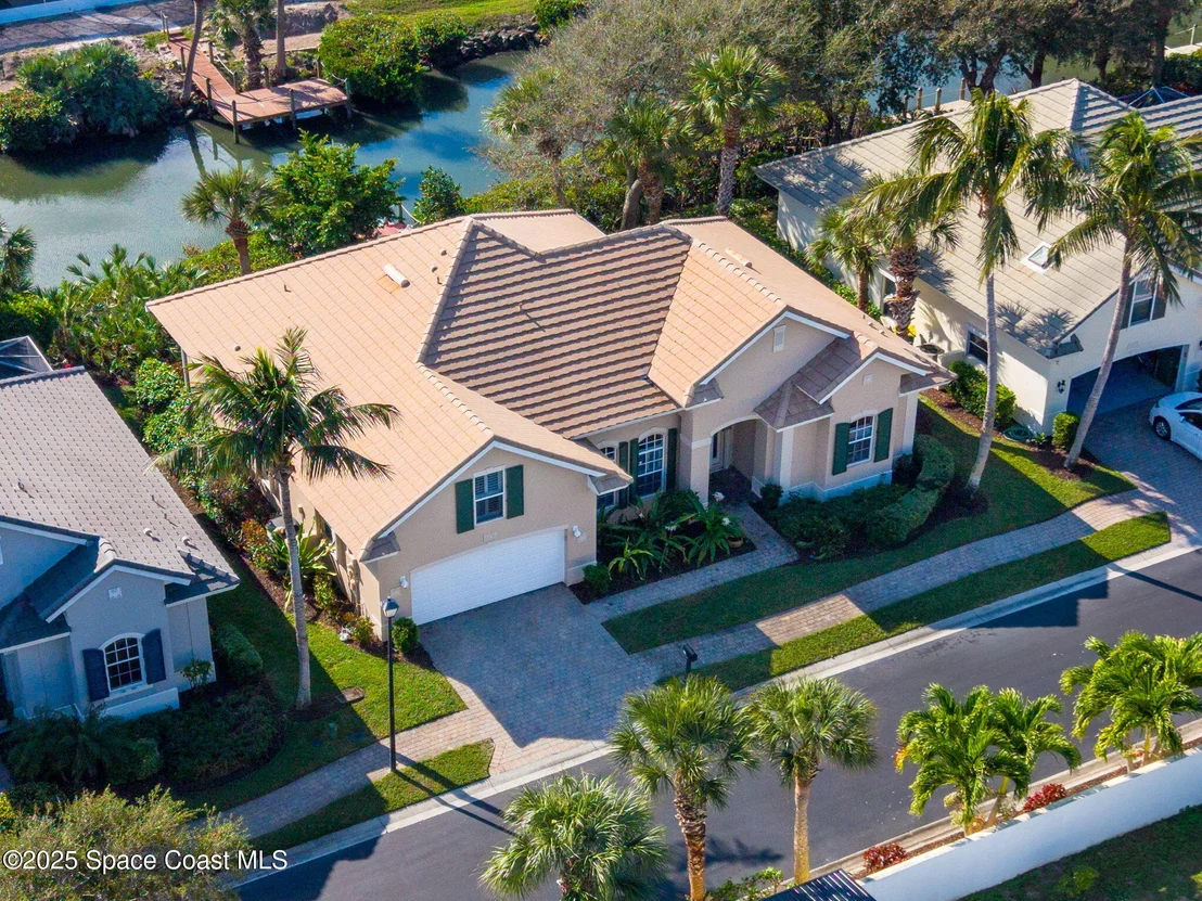Photo of 379 Pentland Drive