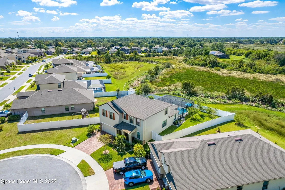 Photo of 982 Peta Way