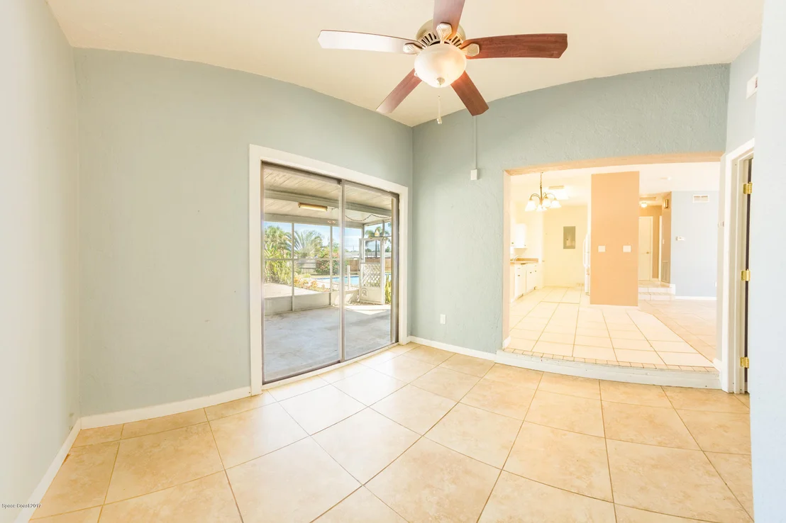 Photo of 1073 Cabot Drive NE