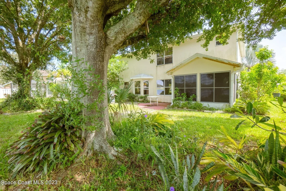 Photo of 6976 Hammock Lakes Drive