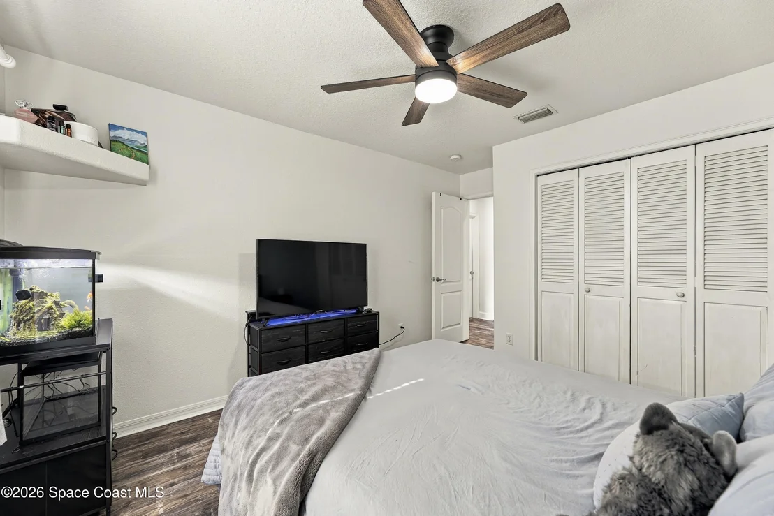 Photo of 449 NE Gilbert Drive NE