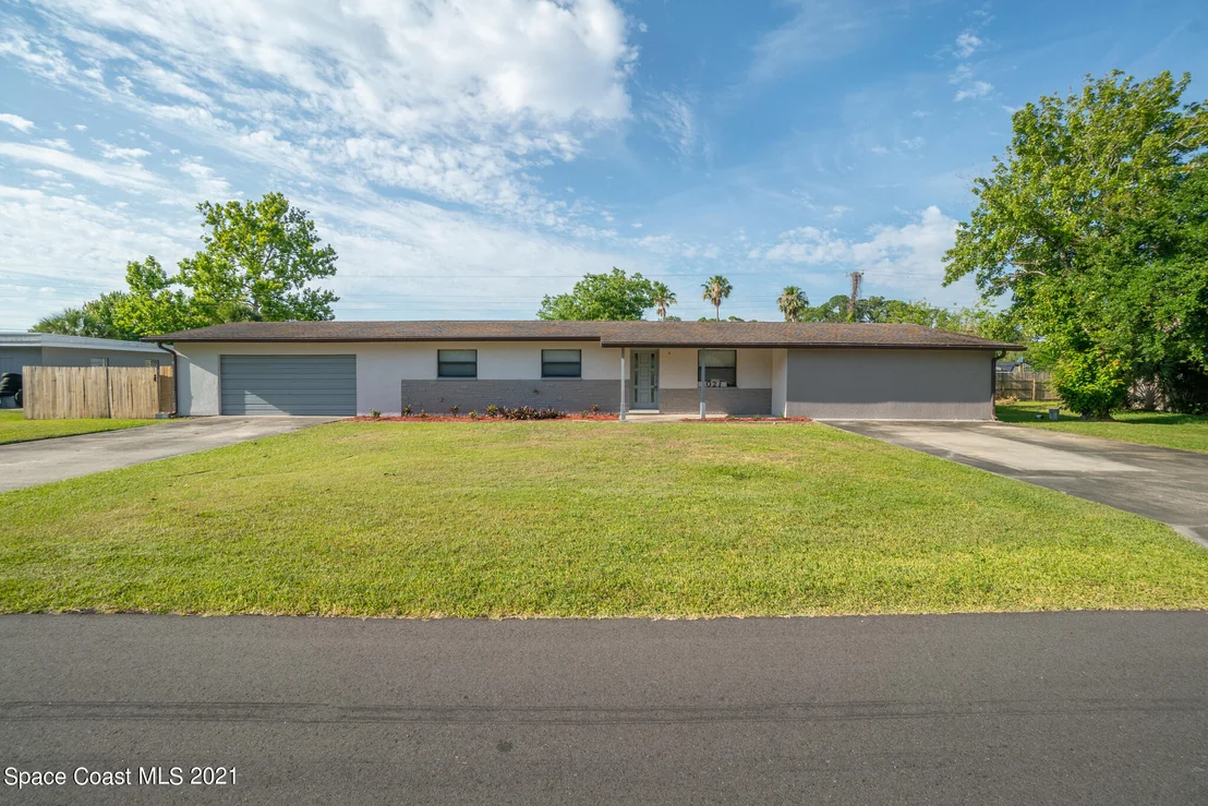 Photo of 1021 Green Road