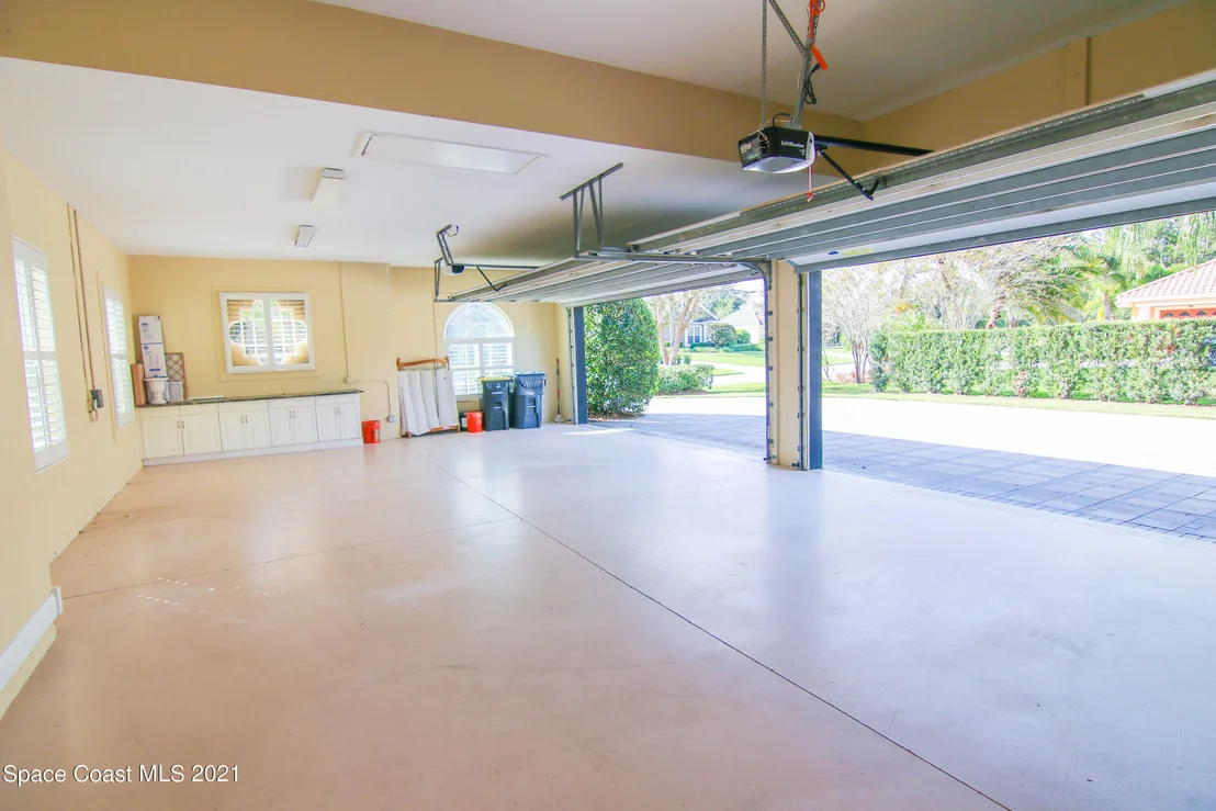 Photo of 228 Mclean Point