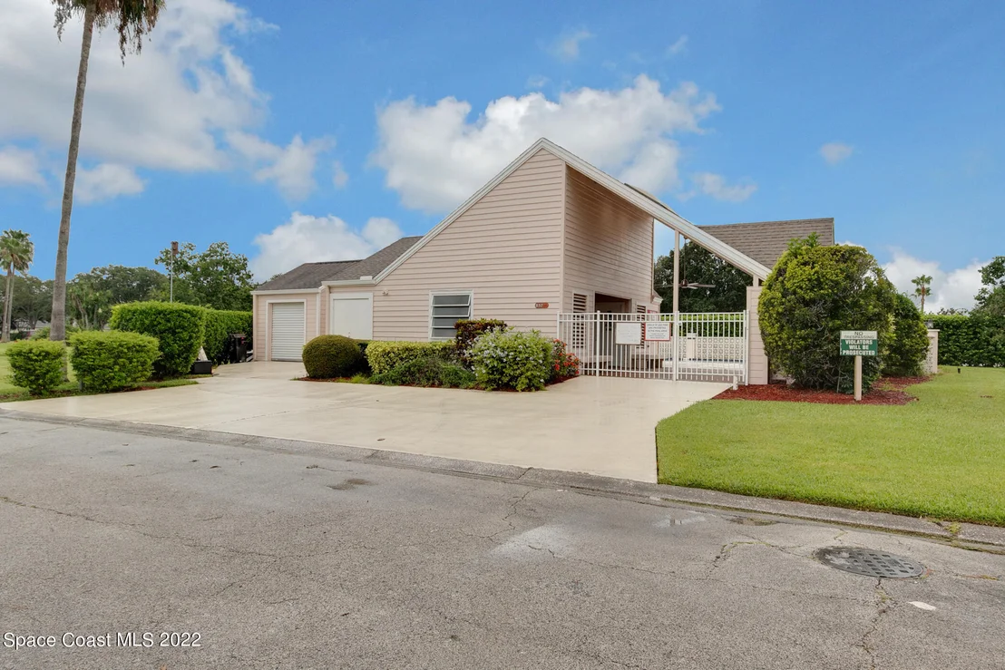 Photo of 914 Ridge Lake Drive