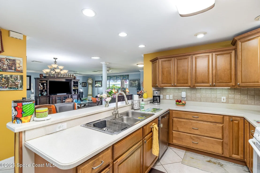 Photo of 425 Sparrow Drive