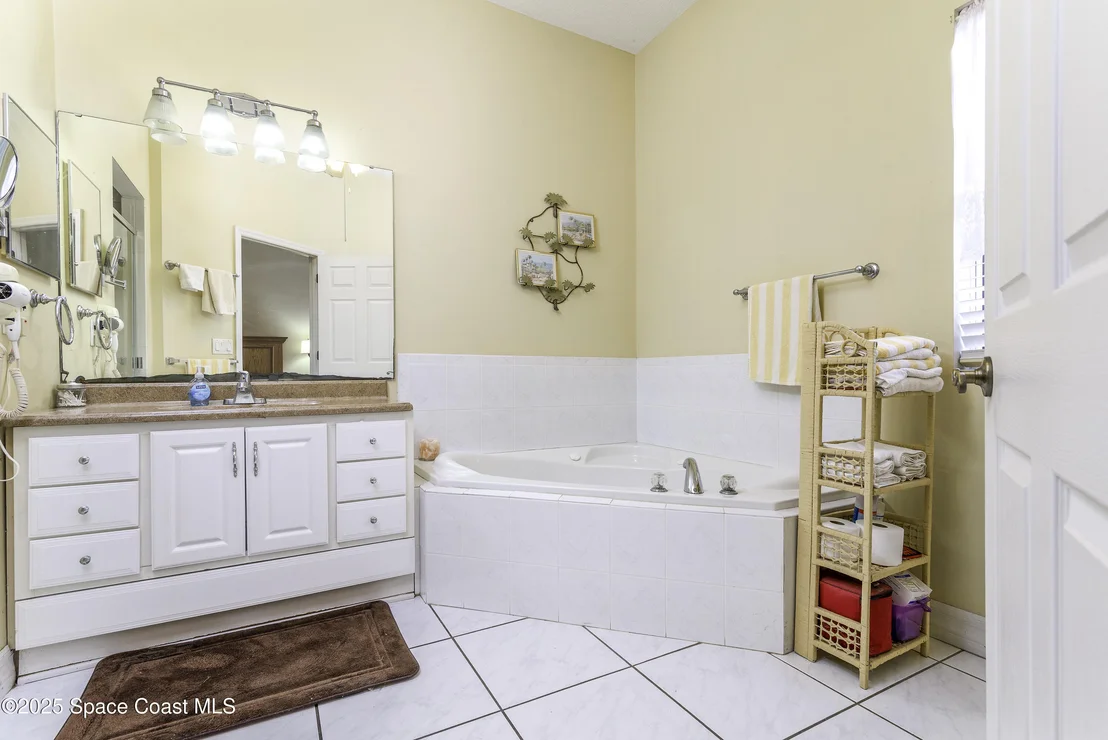 Photo of 386 Valencia Road