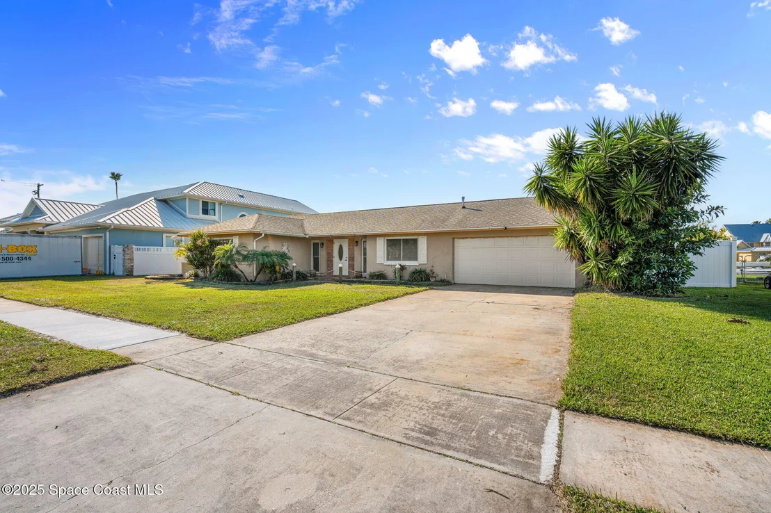 Photo of 406 Thrush Drive