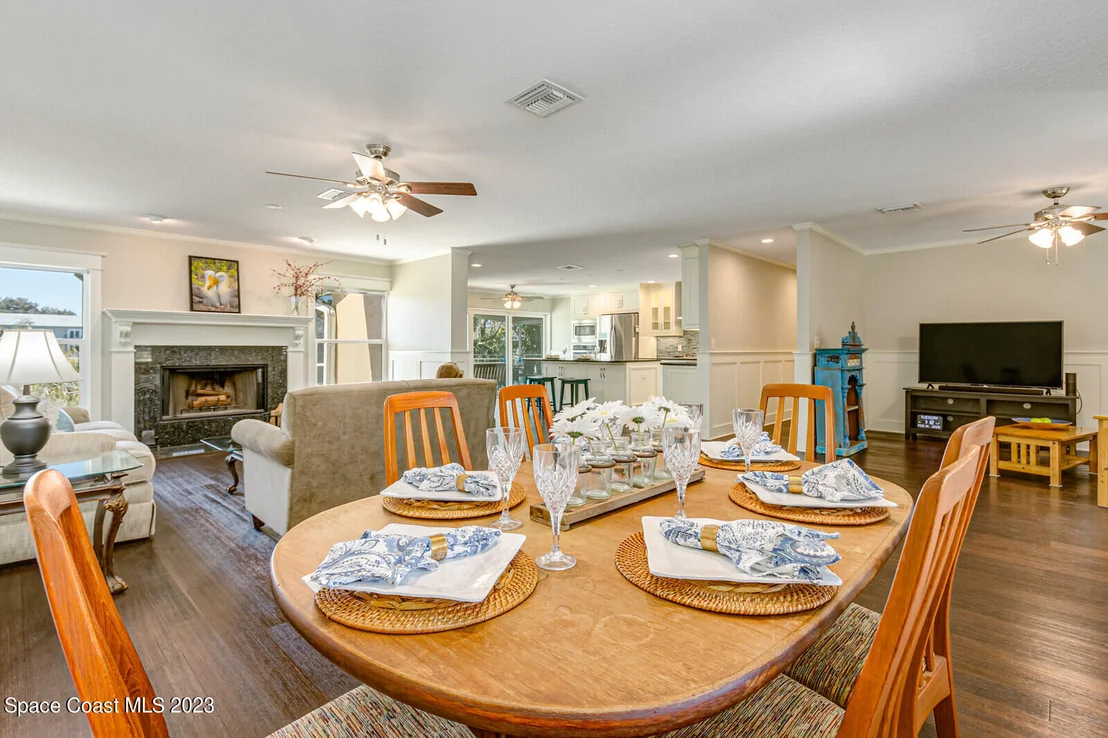 Photo of 844 W Whitmire Drive