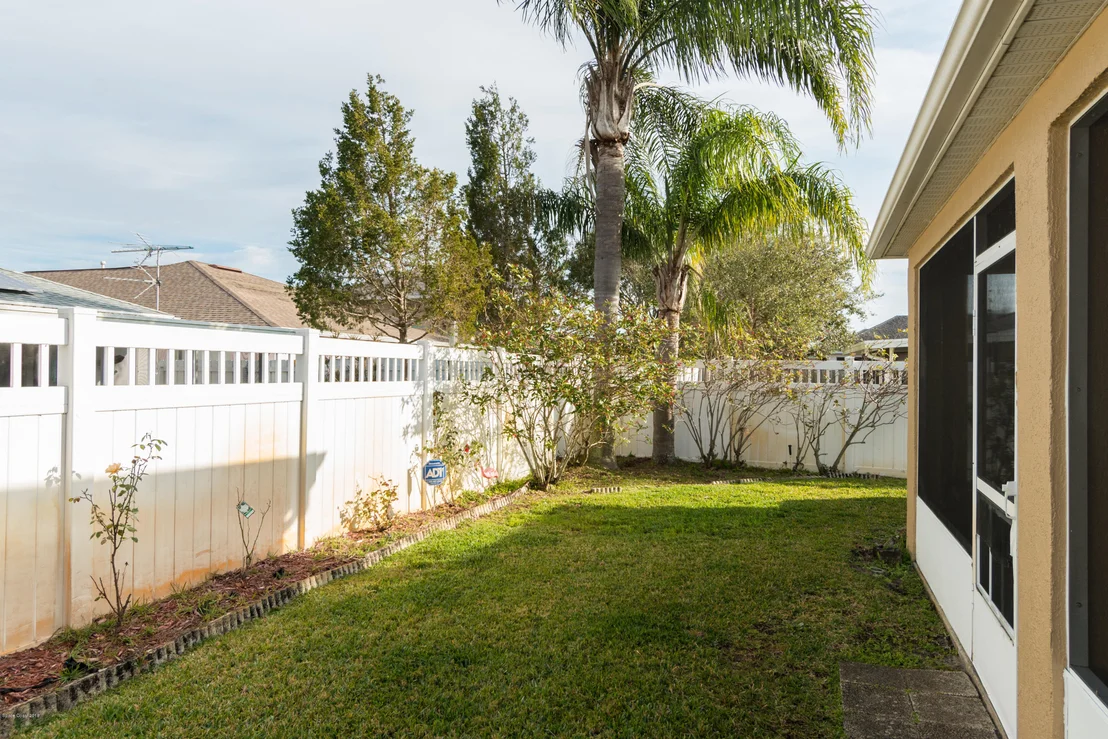Photo of 1282 White Oak Circle