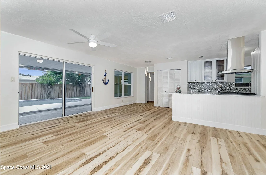 Photo of 332 Apollo Drive