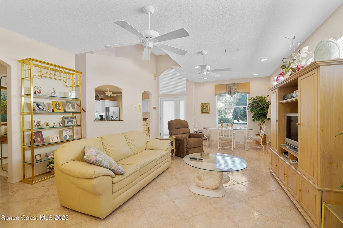 Photo of 1961 Golf Vista Boulevard