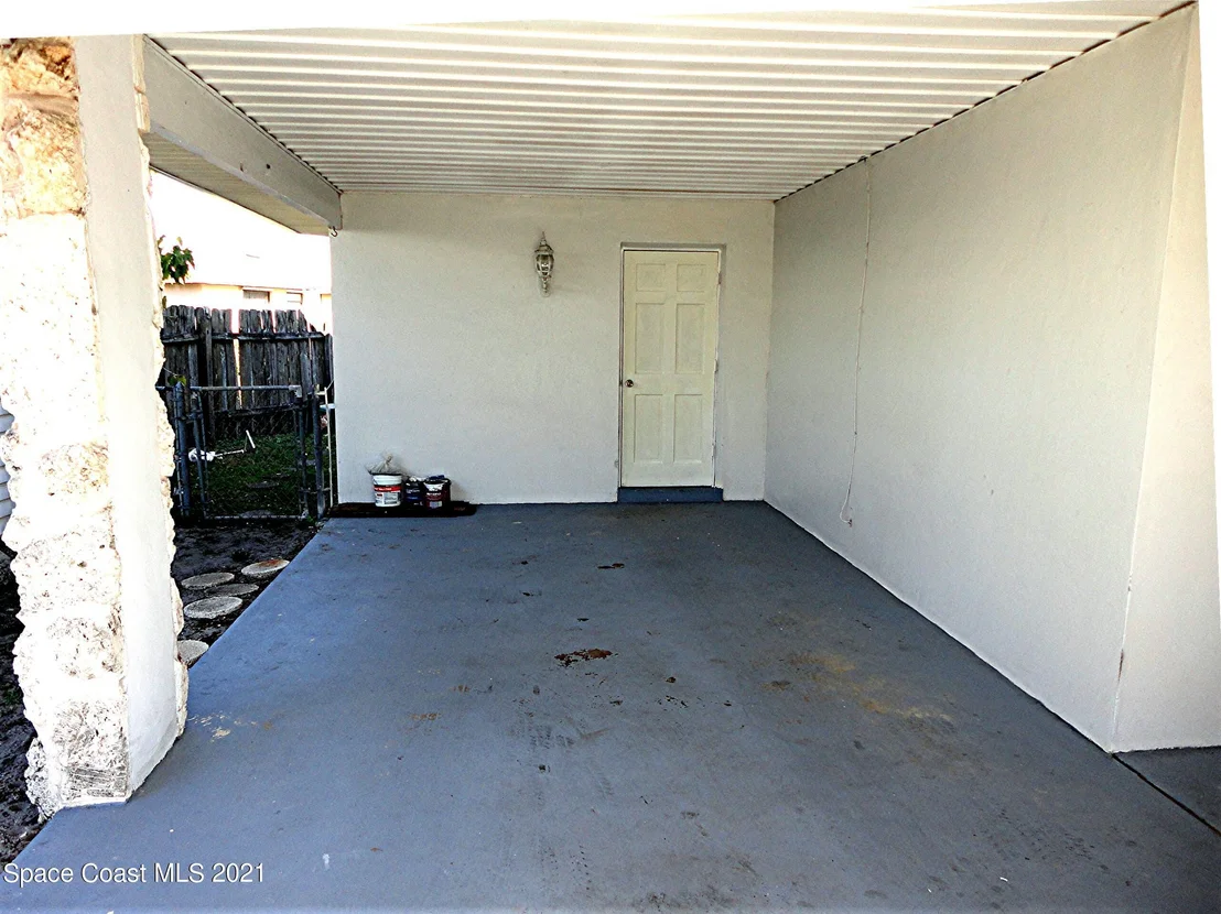Photo of 3035 Edgewood Drive NE