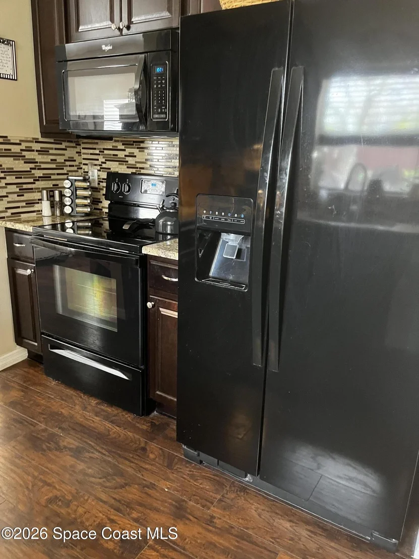 Photo of 1219 Walnut Grove Way