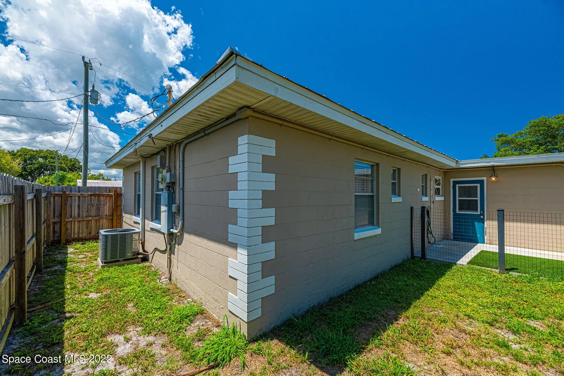 Photo of 323 Tulip Lane