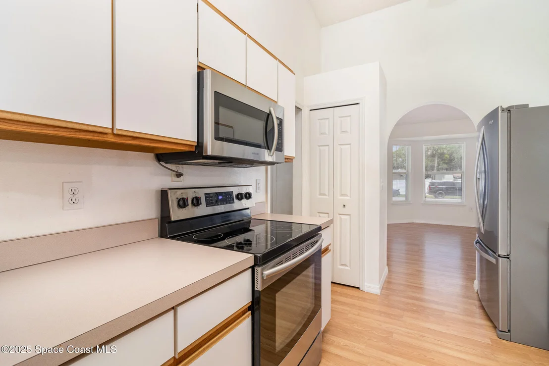 Photo of 6856 Buxton Avenue
