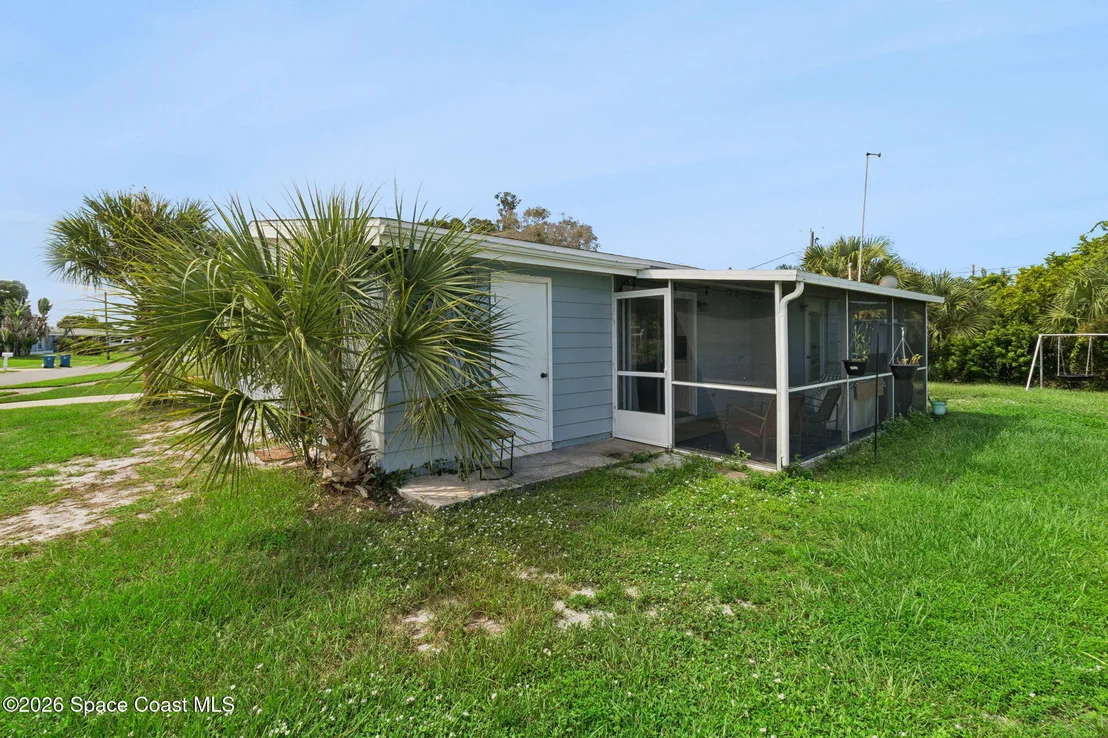 Photo of 784 Badger Drive NE