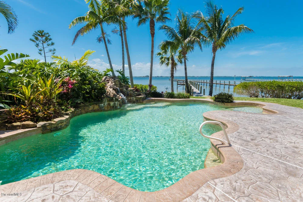 Photo of 333 Island Drive