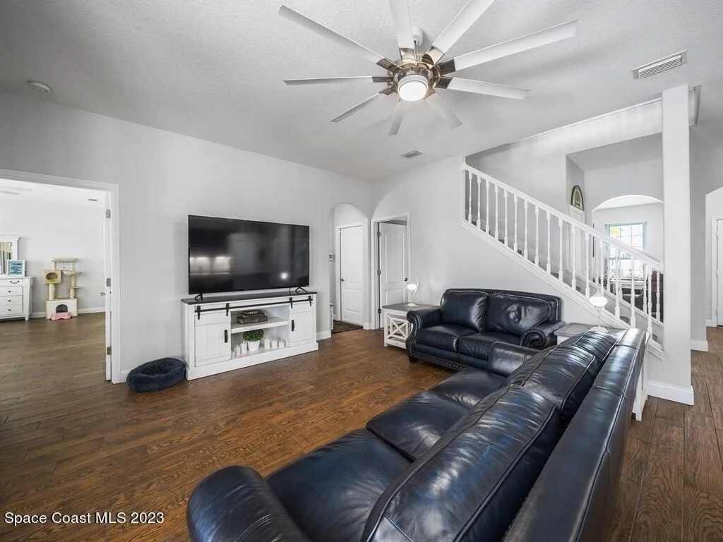 Photo of 3233 Hawthorne Avenue