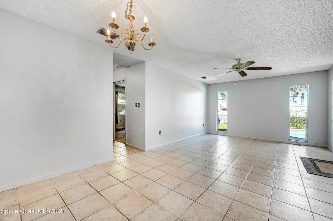 Photo of 1997 Giroux Drive NE