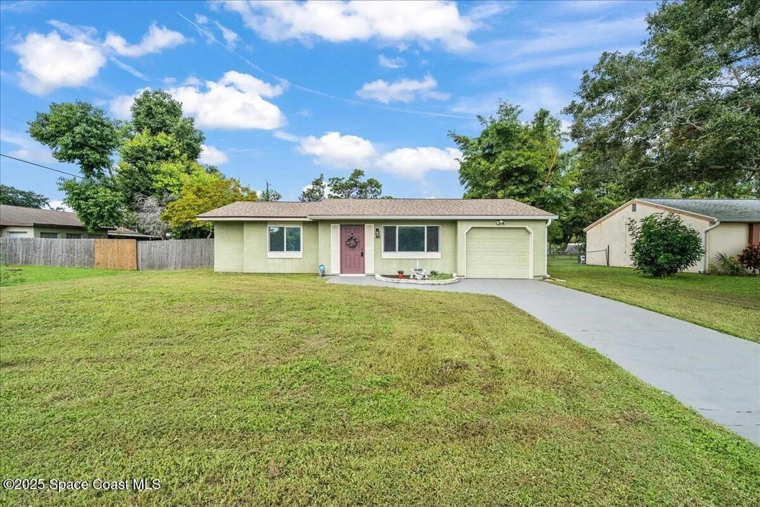 Photo of 712 Brevity Avenue NE
