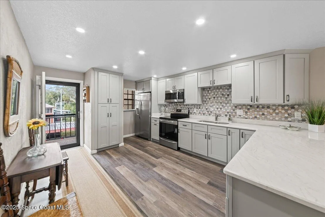 Photo of Unit 303 at 1049 Rockledge Drive
