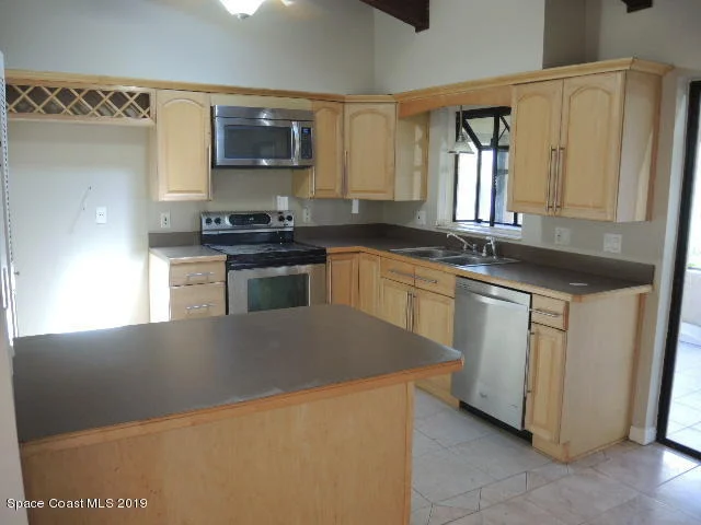 Photo of 335 Mission Oak Drive