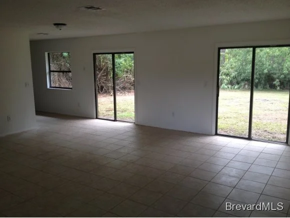 Photo of 665 SW Weaver
