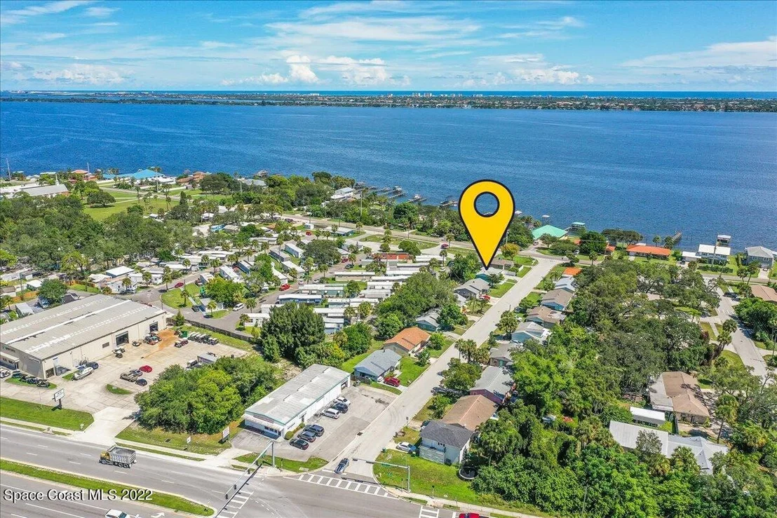 Photo of 1050 Riverdale Drive
