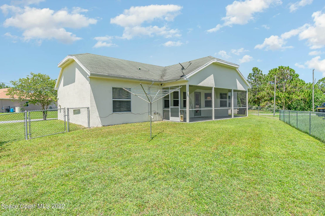Photo of 2905 Fig Road SE