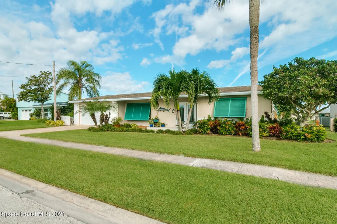 Photo of 481 Cardinal Drive