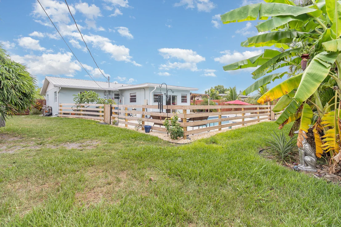 Photo of 757 Angle Street NE