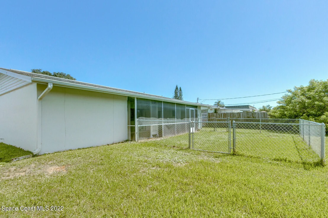 Photo of 3082 Edgewood Drive NE
