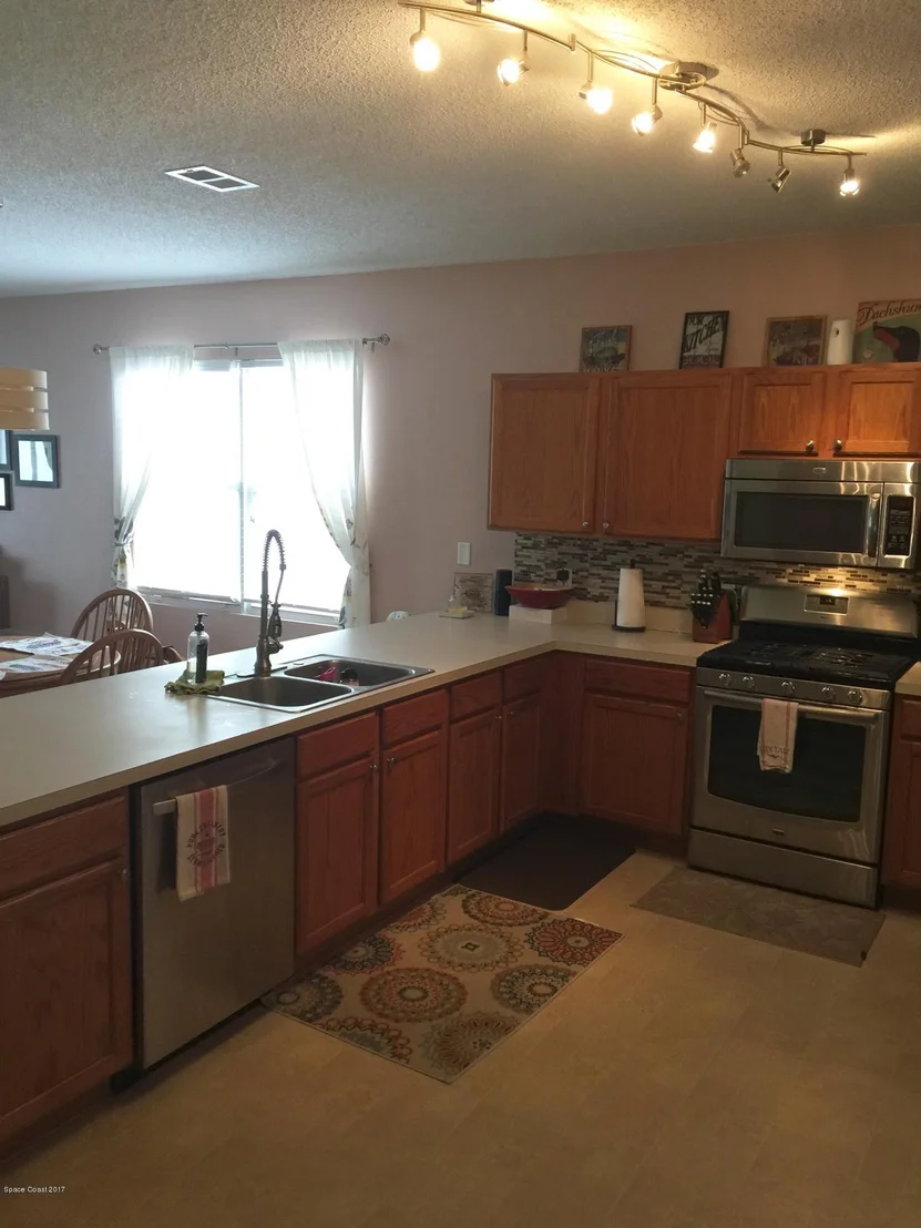 Photo of 958 Riviera Point Drive
