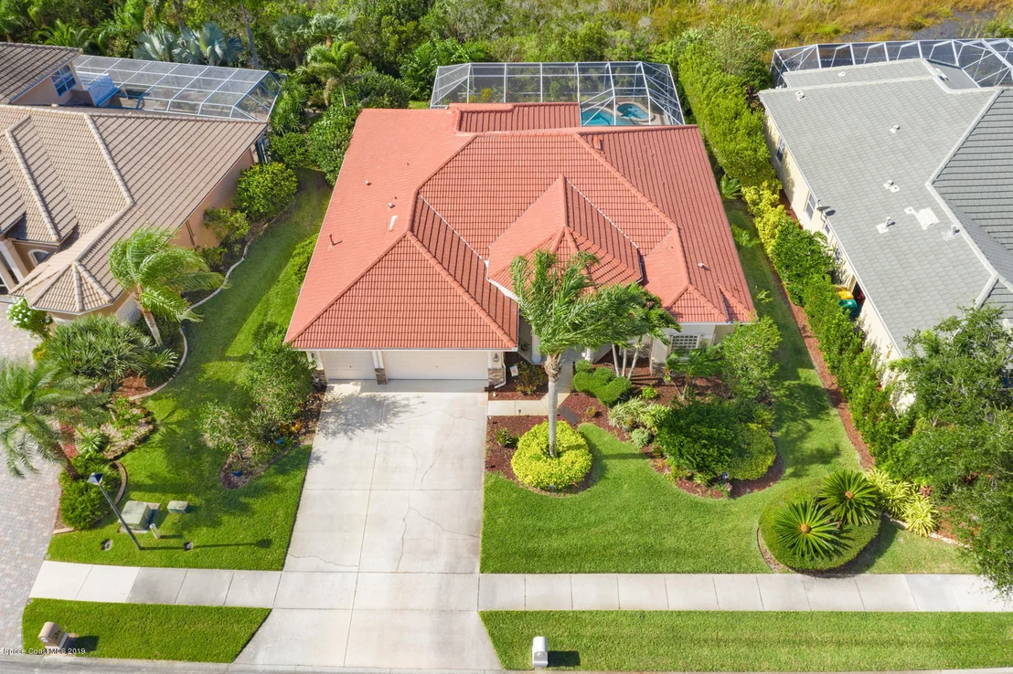 Photo of 824 Chatsworth Drive