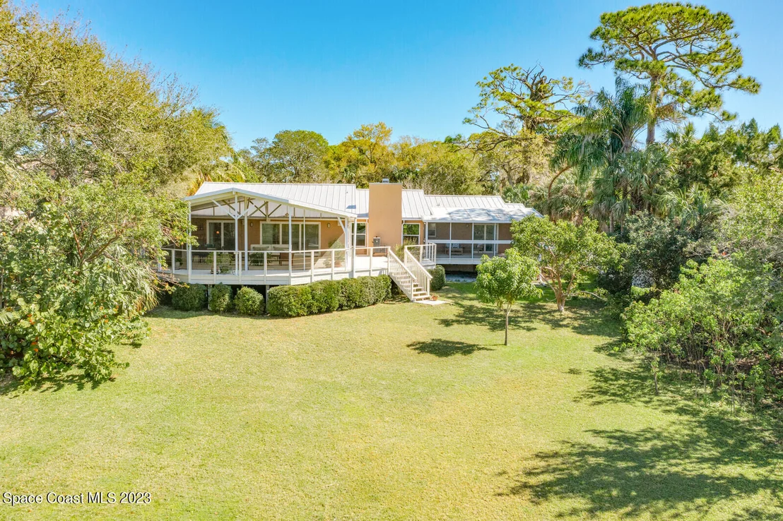 Photo of 844 W Whitmire Drive