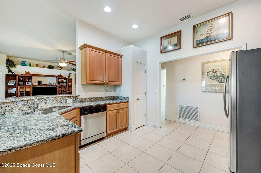 Photo of 2074 Botanica Circle
