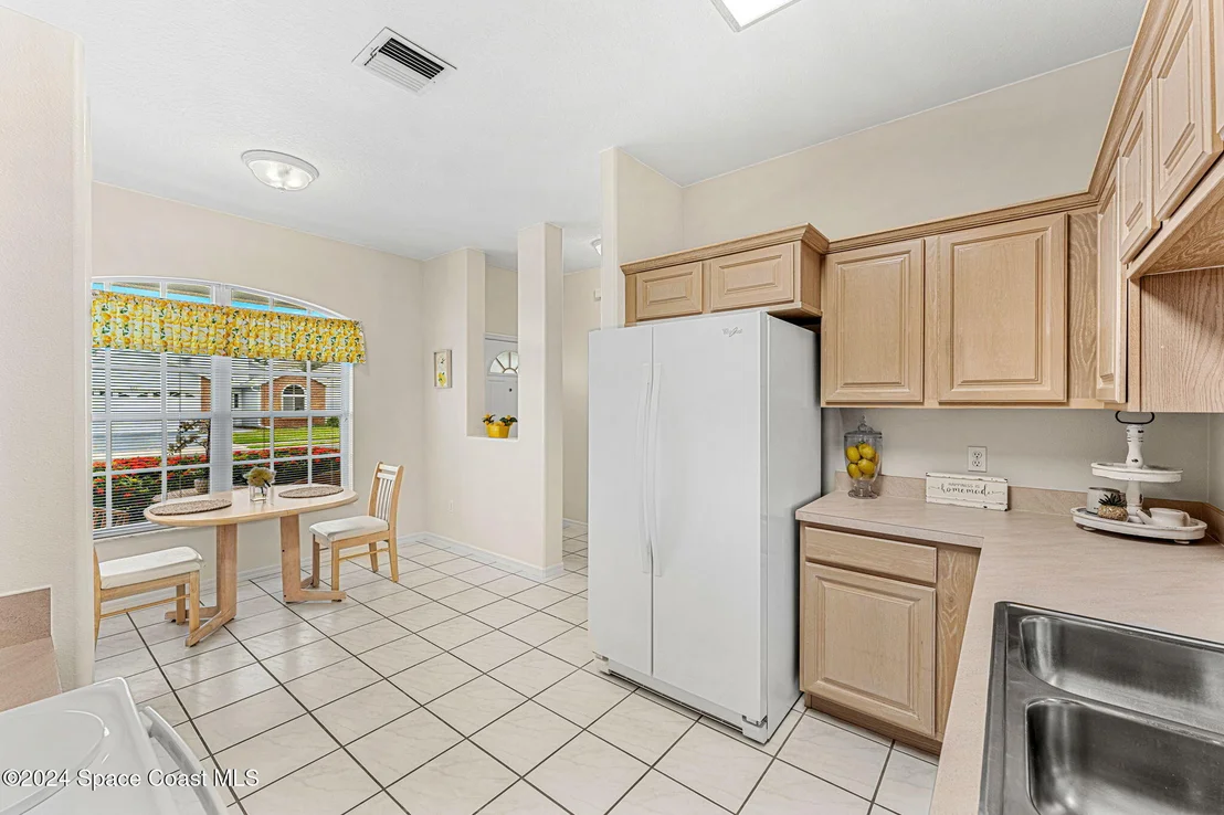 Photo of 987 S Fork Circle