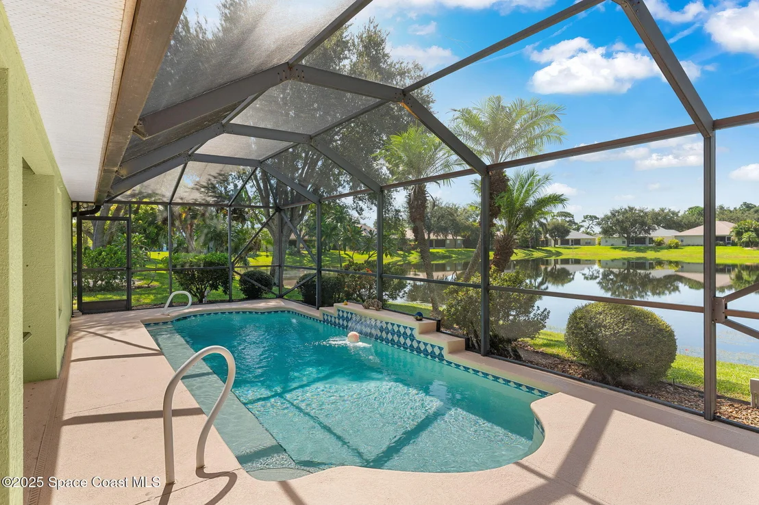 Photo of 833 Tavernier Circle NE